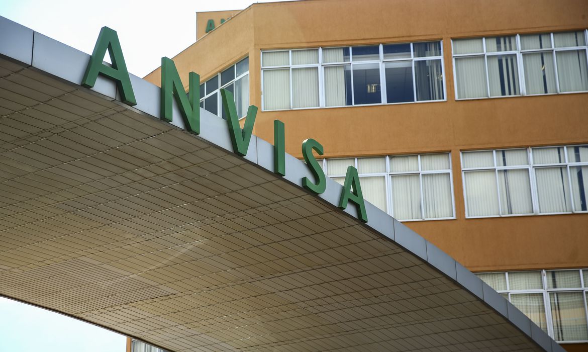 Anvisa aprova uso emergencial de medicamento para Covid-19