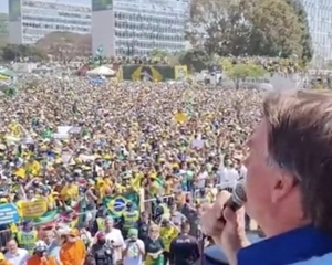 Bolsonaro exibe  força e pode aprofundar crise politica vivida pelo Brasil