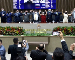 Vereadores de Manaus usam a democracia em causa própria: 39 a 2