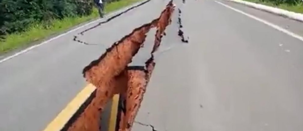 Rachaduras na BR 319 fazem a alegria das empreiteiras