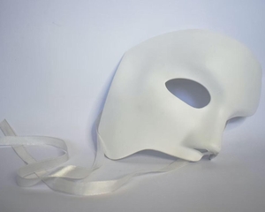 A máscara que precisamos tirar