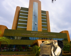 Desembargador recoloca tampa em Caixa de Pandora aberta por juíza em Manaus