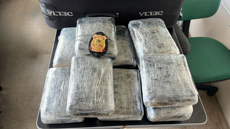 Mulher é presa ao tentar embarcar para Manaus com 15 kg de maconha