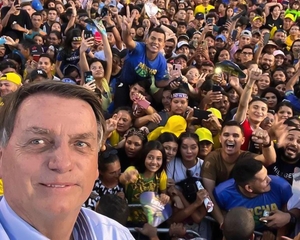 Amazonense gosta do estilo debochado de Bolsonaro
