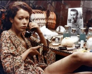 O que tem Amazonino com Sylvia Kristel nua, a censura ou a minha idade? 