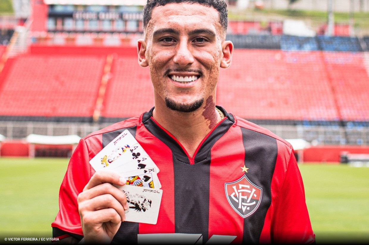 Vitória vence São Paulo e se livra do rebaixamento no Brasileirão