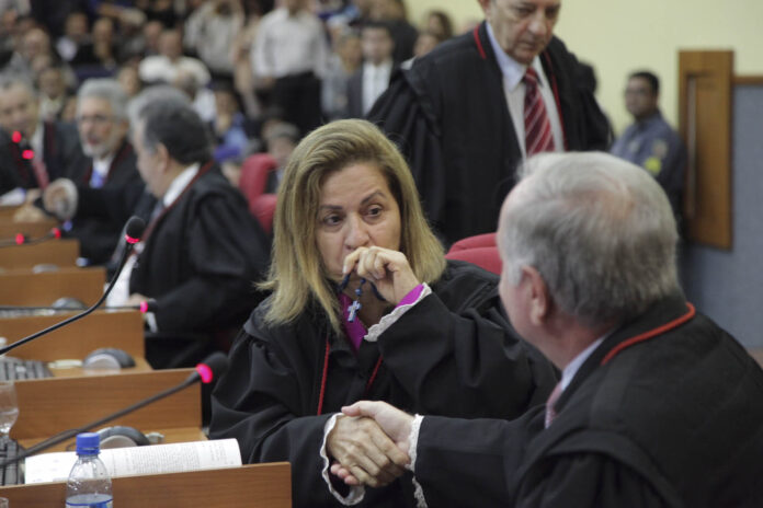 Inscrição indevida em cadastro de inadimplentes gera danos morais