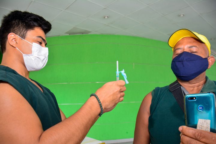 Pessoas em atraso com 2ª dose devem buscar pontos de vacinação em Manaus