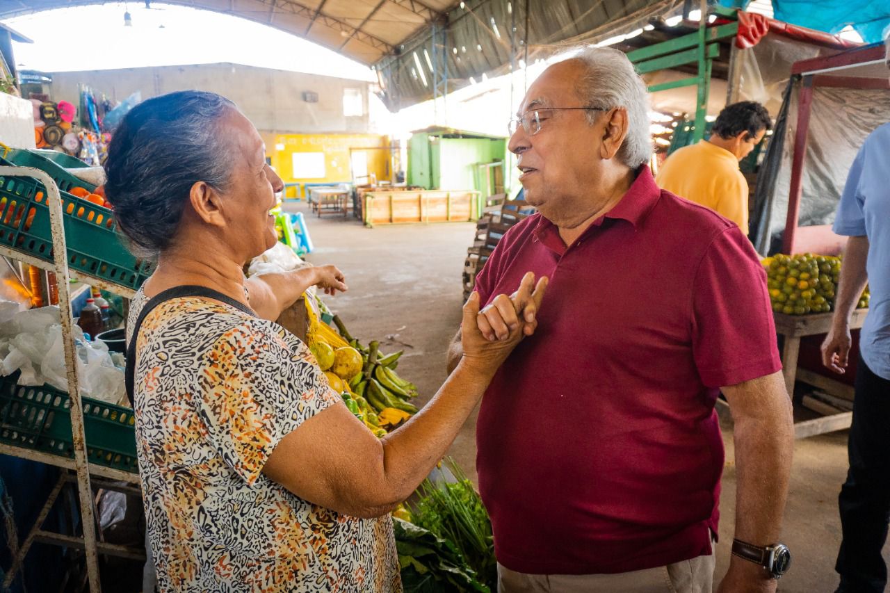 Amazonino discute problemas e soluções com população de Iranduba