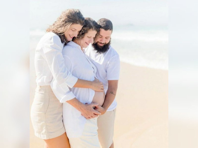 Avó gera próprio neto para realizar sonho da filha em ser mãe