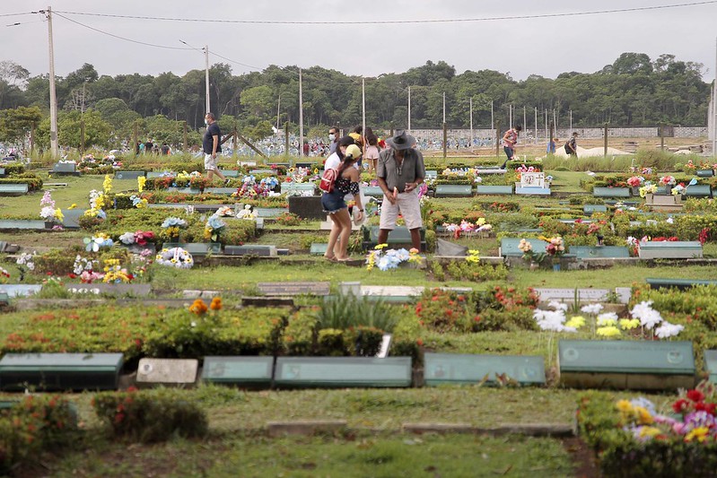 Cemitérios de Manaus tem horário especial no Dia dos Pais; confira