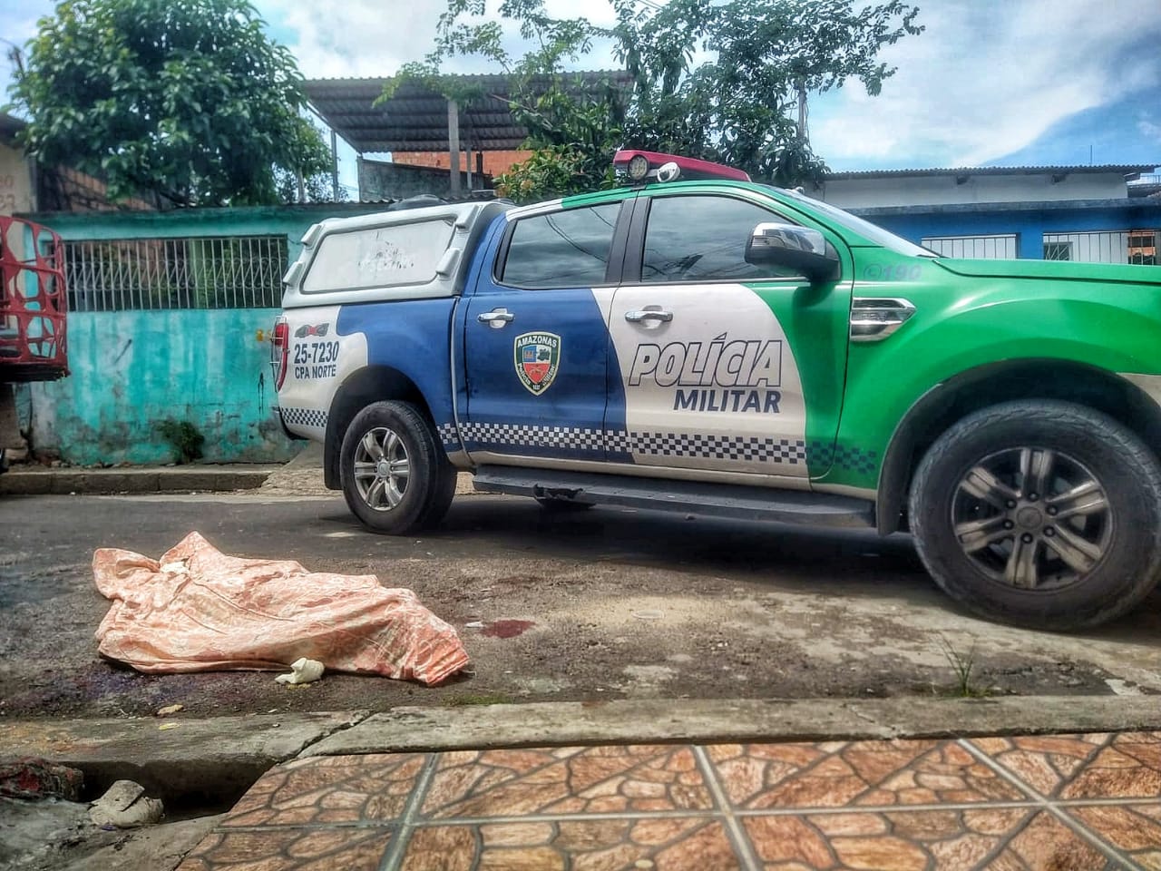 Churrasco foi motivo de homem ter matado vizinho a facadas no Natal em Manaus