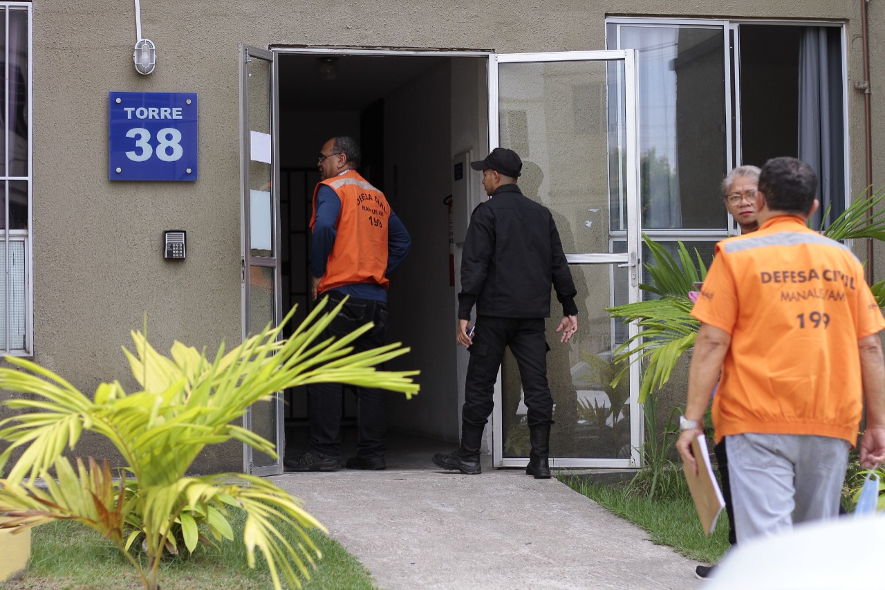 Após rachaduras, prédios do Viver Melhor serão reavaliados em Manaus