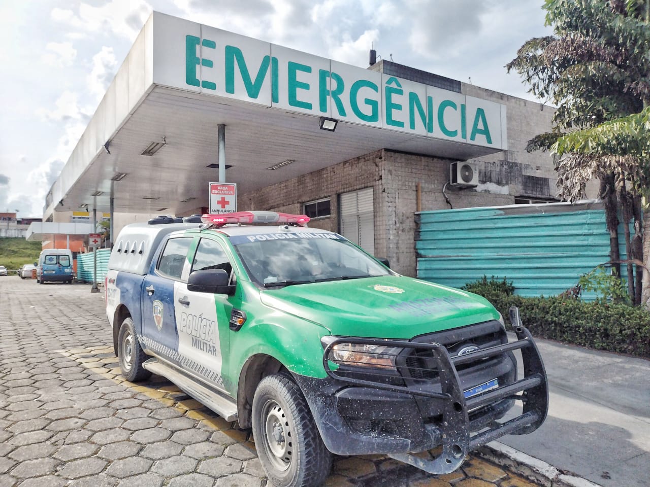 Na frente dos amigos, jovem é baleado antes de jogo de futebol em Manaus