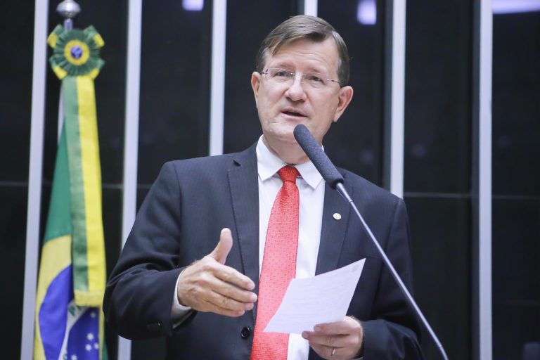 Zé Ricardo lamenta aumento do preço do diesel e diz que Bolsonaro apoia Petrobras