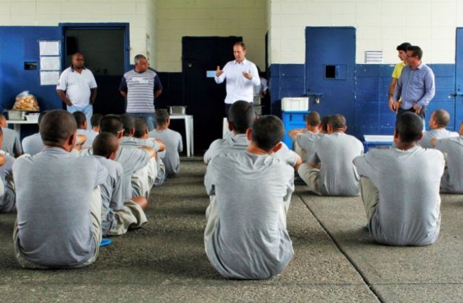 Prazo de internação de adolescentes que cometeram homicídio pode aumentar