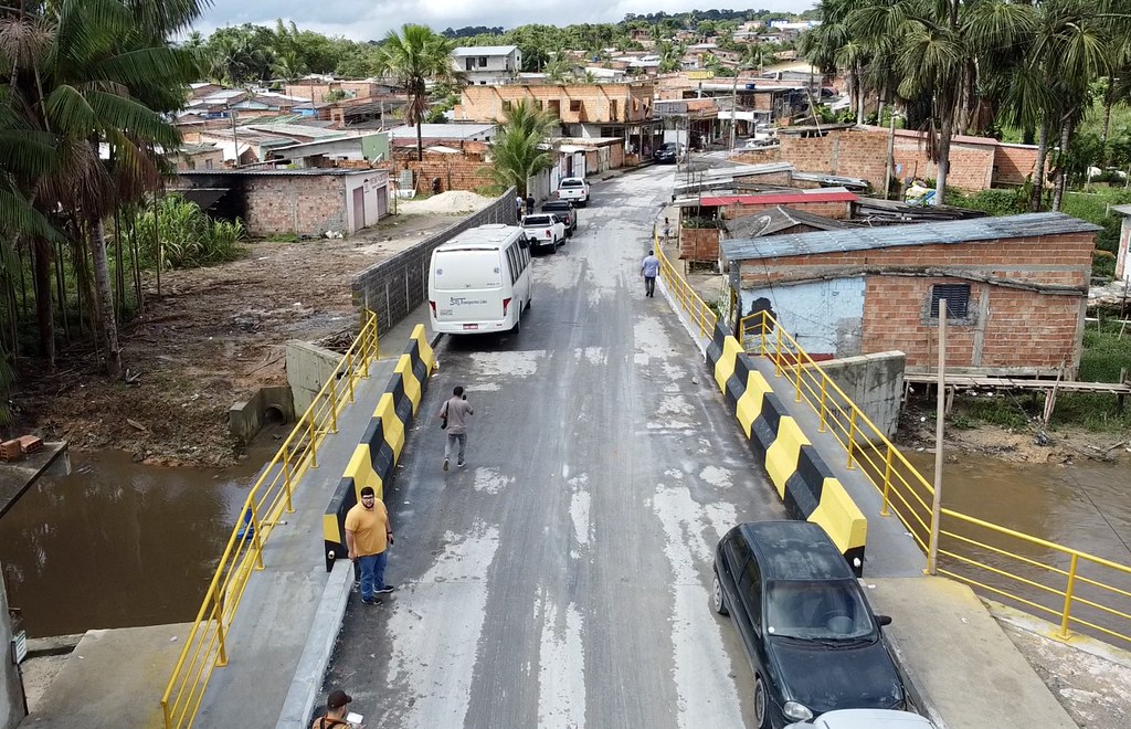 Governador anuncia construção de 50 pontes em 16 bairros de Manaus