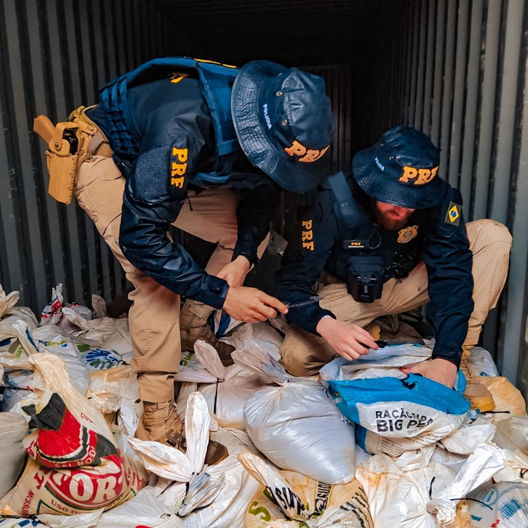 Caminhoneiro é preso com mais de 6 toneladas de cassiterita na BR-174