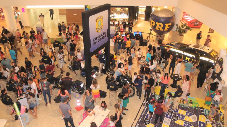 PRF comemora 95 anos com exposição em Shopping de Manaus