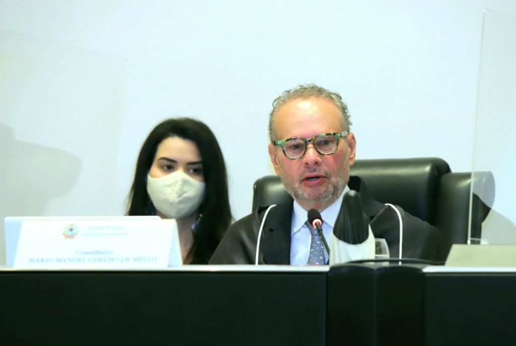 TCE suspende aluguel de ônibus escolar pela Semed em Manaus