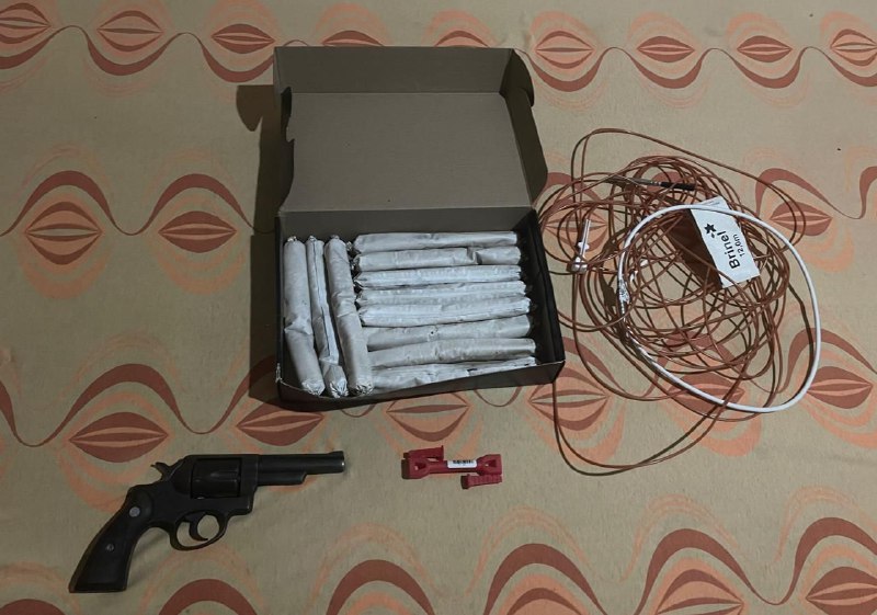 Cinco pessoas são presas após explosivo ser encontrado em kitnet em Manaus