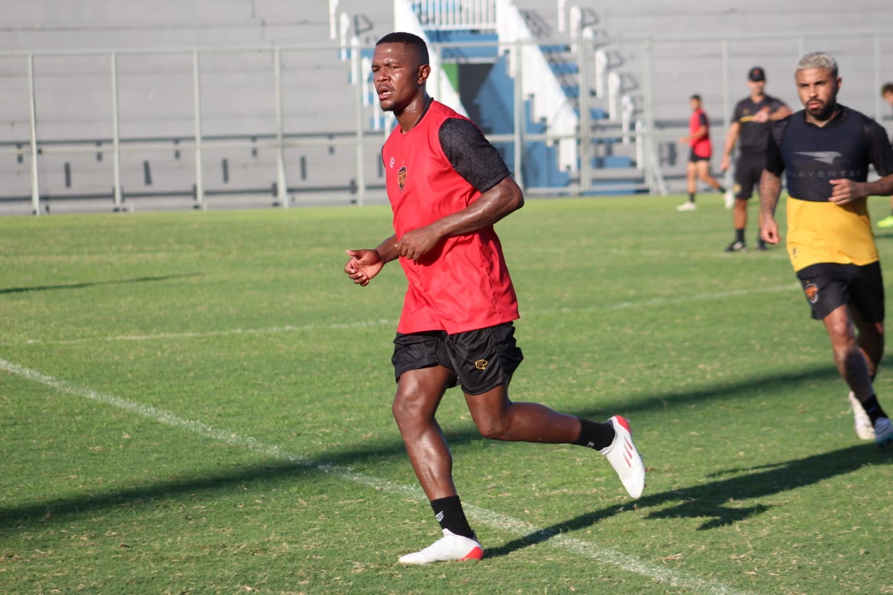 Amazonas FC anuncia volante e atacante para sequência da Série C