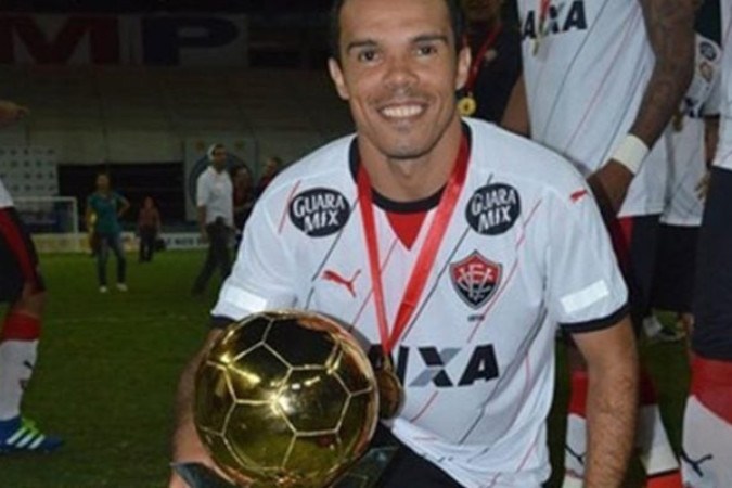 Morre Leandro Domingues, ex-Vitória e Cruzeiro, aos 41 anos