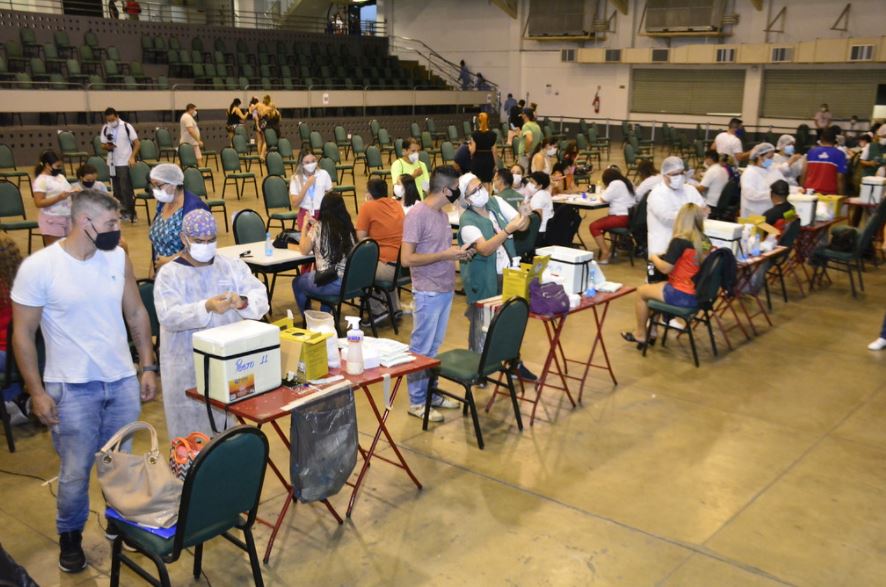 Postos de vacinação contra a covid-19 não abrem hoje em Manaus