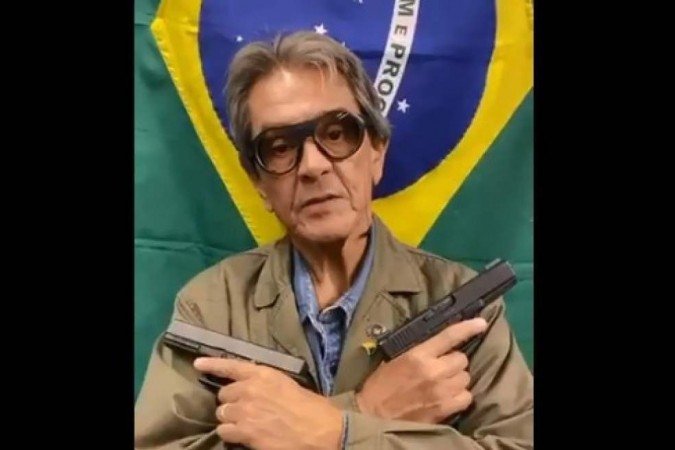 Roberto Jefferson passa por audiência de custódia e prisão é mantida