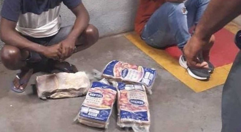 Homem morto por roubar carne pediu ajuda de amiga; ‘não me deixa morrer’