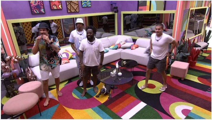 Brothers assistem ao desfile das escolas de samba do Rio de Janeiro