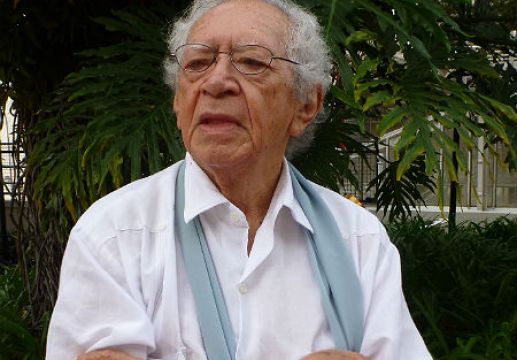 Exposição celebra 95 anos do poeta Thiago de Mello em Manaus