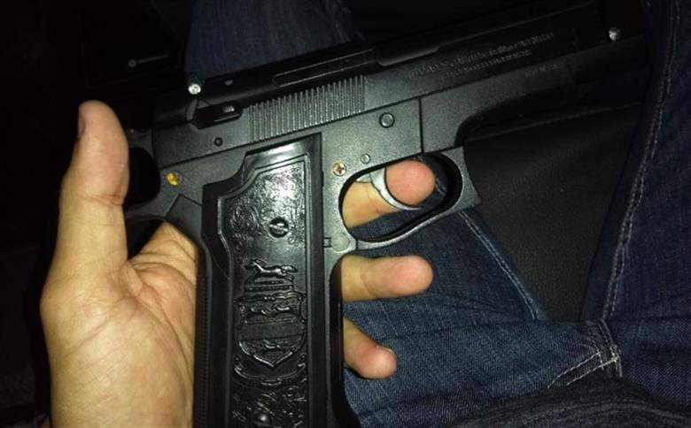 Pistoleiros abrem fogo contra homem no meio da rua em Manaus