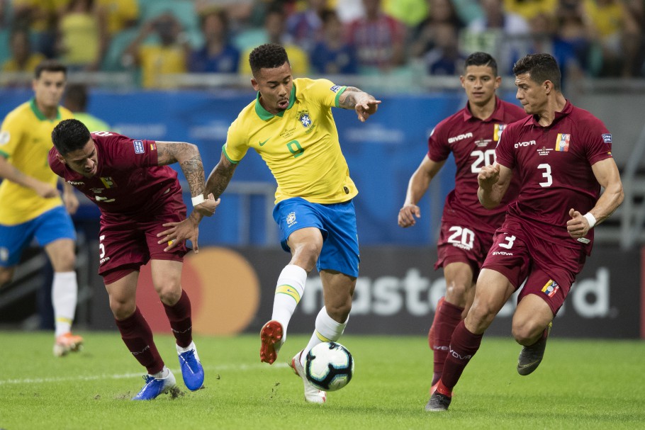 Brasil e Venezuela se enfrentam em primeiro jogo da Copa América hoje