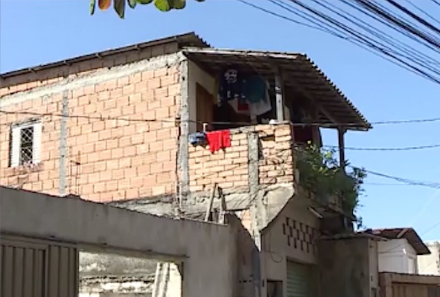Criança pula do segundo andar para escapar de incêndio