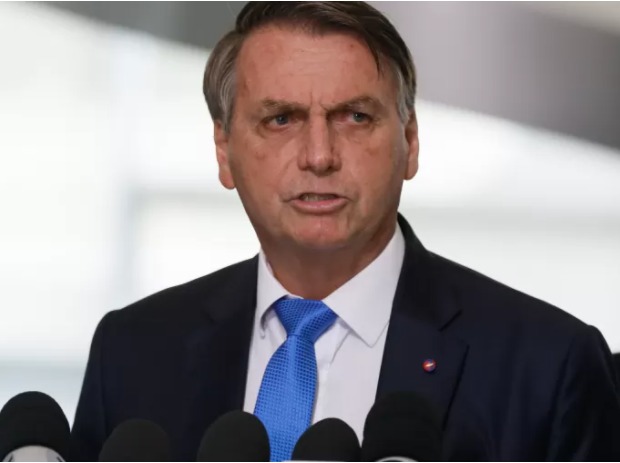 Bolsonaro pede pelo fim de 'ataques contra Israel' e lamenta mortes 