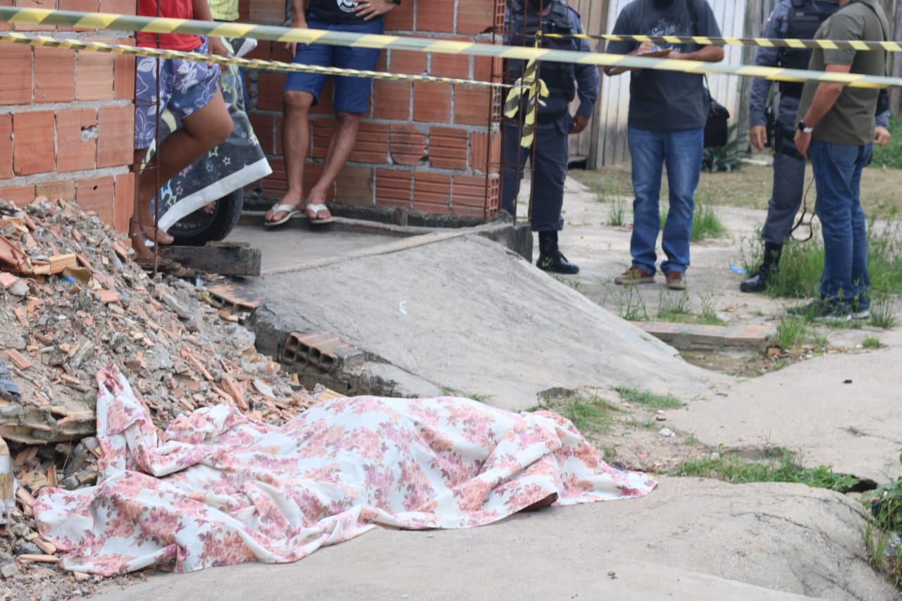 Na hora do almoço, homem é executado com cinco tiros na cabeça em Manaus