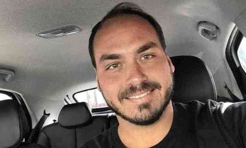 Carlos Bolsonaro poderá ser convocado na CPI da Covid