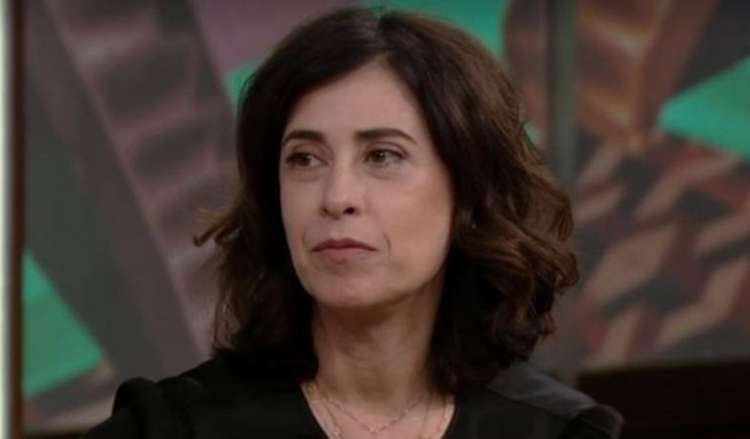 Fernanda Torres se explica após se negar a tomar vacina AstraZeneca