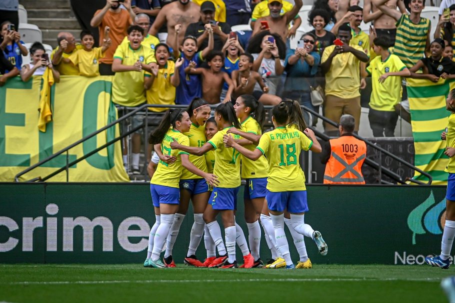 Com gol de Priscila nos acréscimos, Brasil vence o Japão por 4 a 3