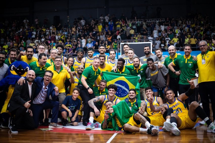 Brasil vence EUA e está no Mundial de Basquete