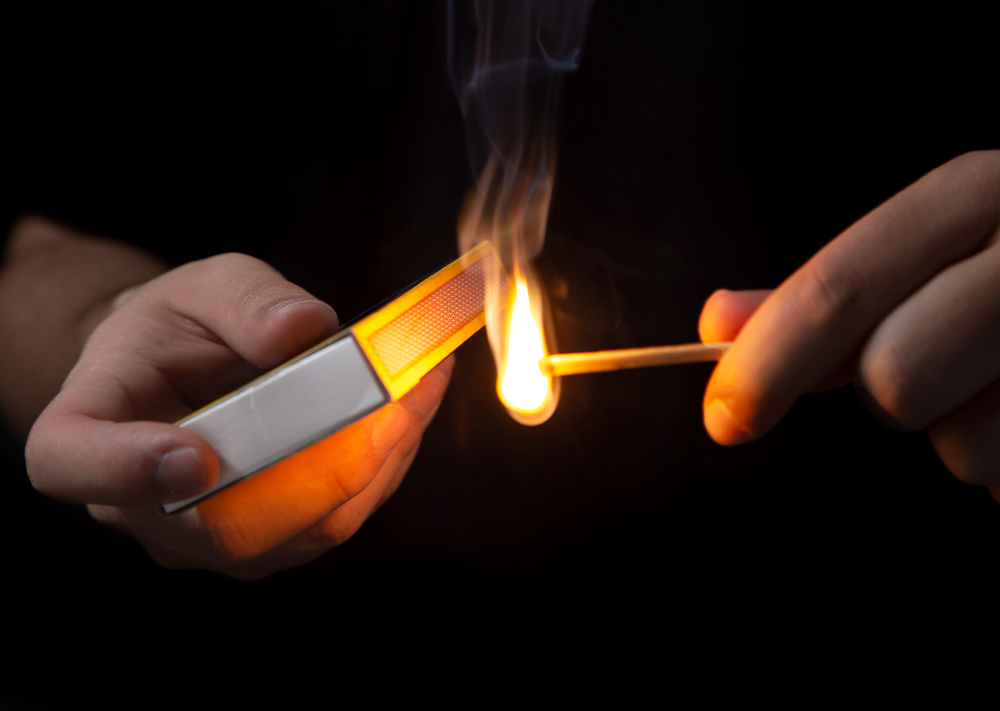 Homem ateia fogo em colega de quarto após briga em Tefé