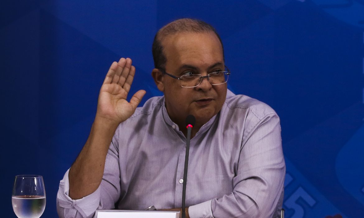 Governador do DF,Ibaneis Rocha faz festa com show do cantor sertanejo Bruno