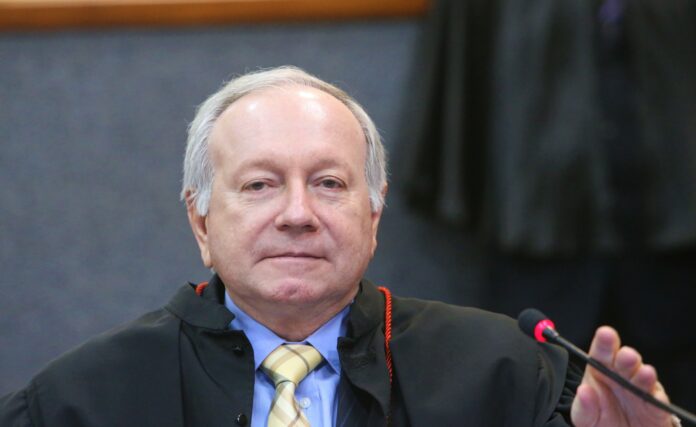 Mulher processa hospital de Manaus após recusa de plano de saúde