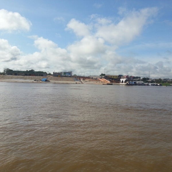 Populares encontram jovem morto boiando em porto no Amazonas 