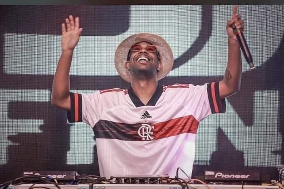 DJ Jeffinho da China é morto durante operação policial 