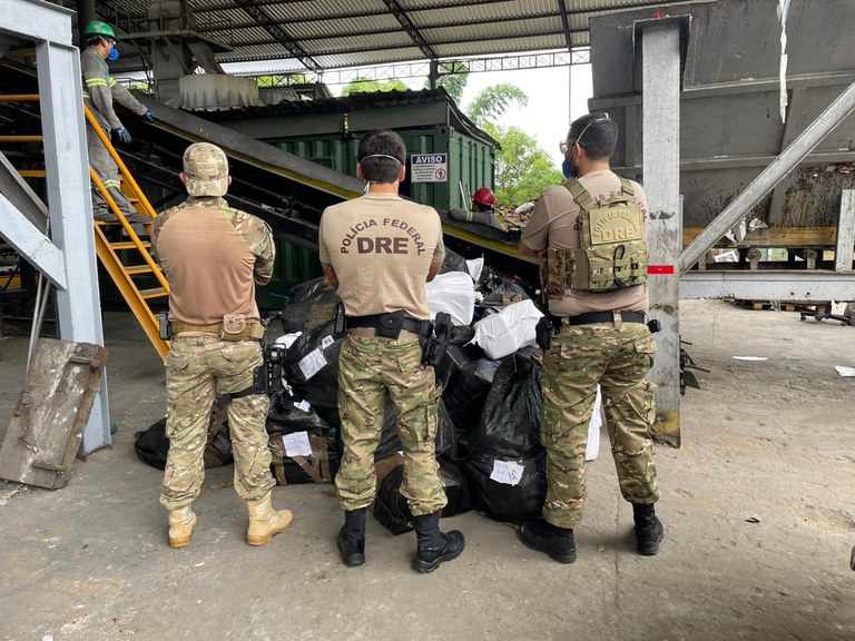 Polícia Federal incinera mais de uma tonelada de drogas no Amazonas