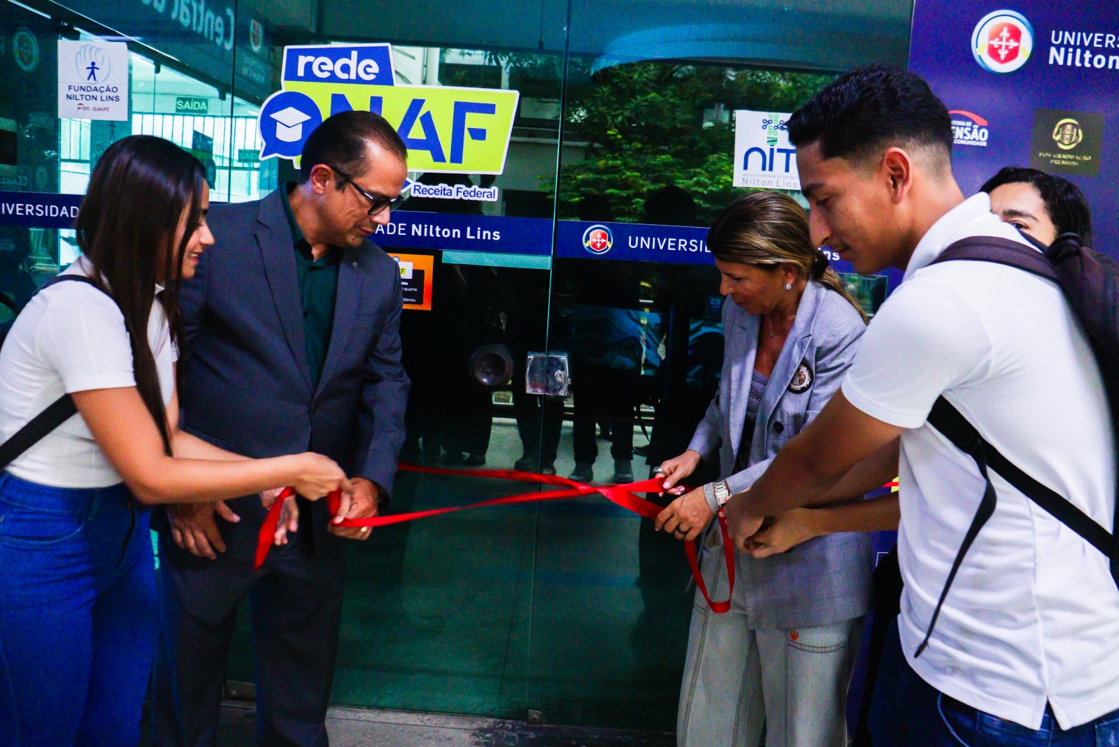 Nilton Lins e Receita Federal inauguram posto para atendimento à população