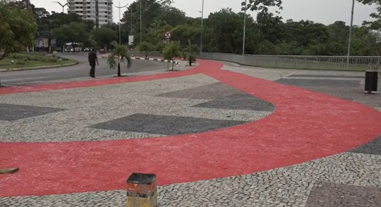 Prefeitura vai readequar ciclovia pintada em calçada na Ponta Negra