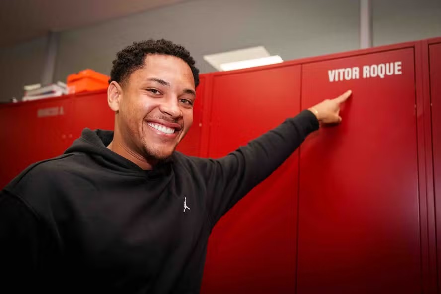 Inter de Milão tem interesse em Vitor Roque, diz jornal